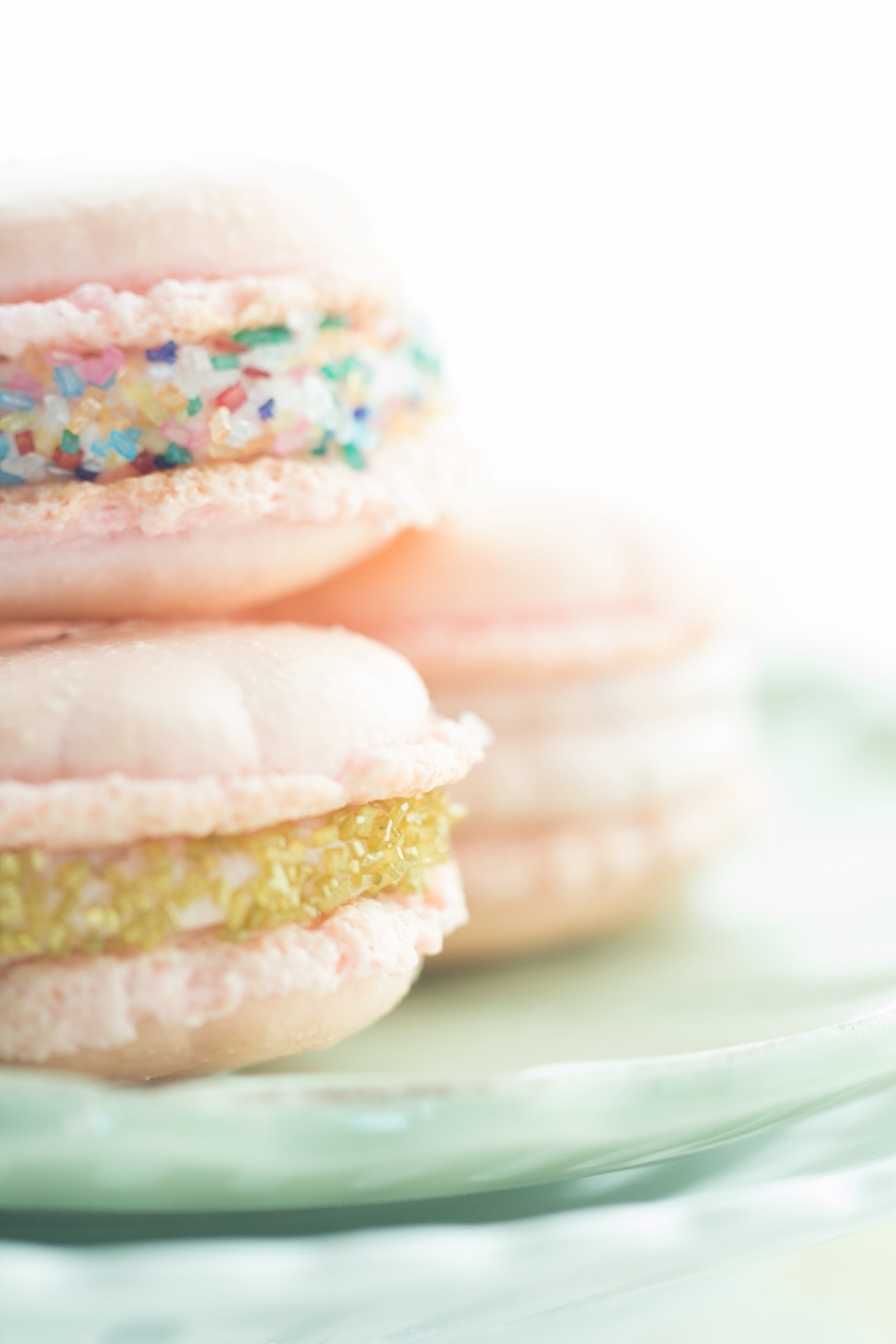 Beautiful Strawberry Macarons Recipe