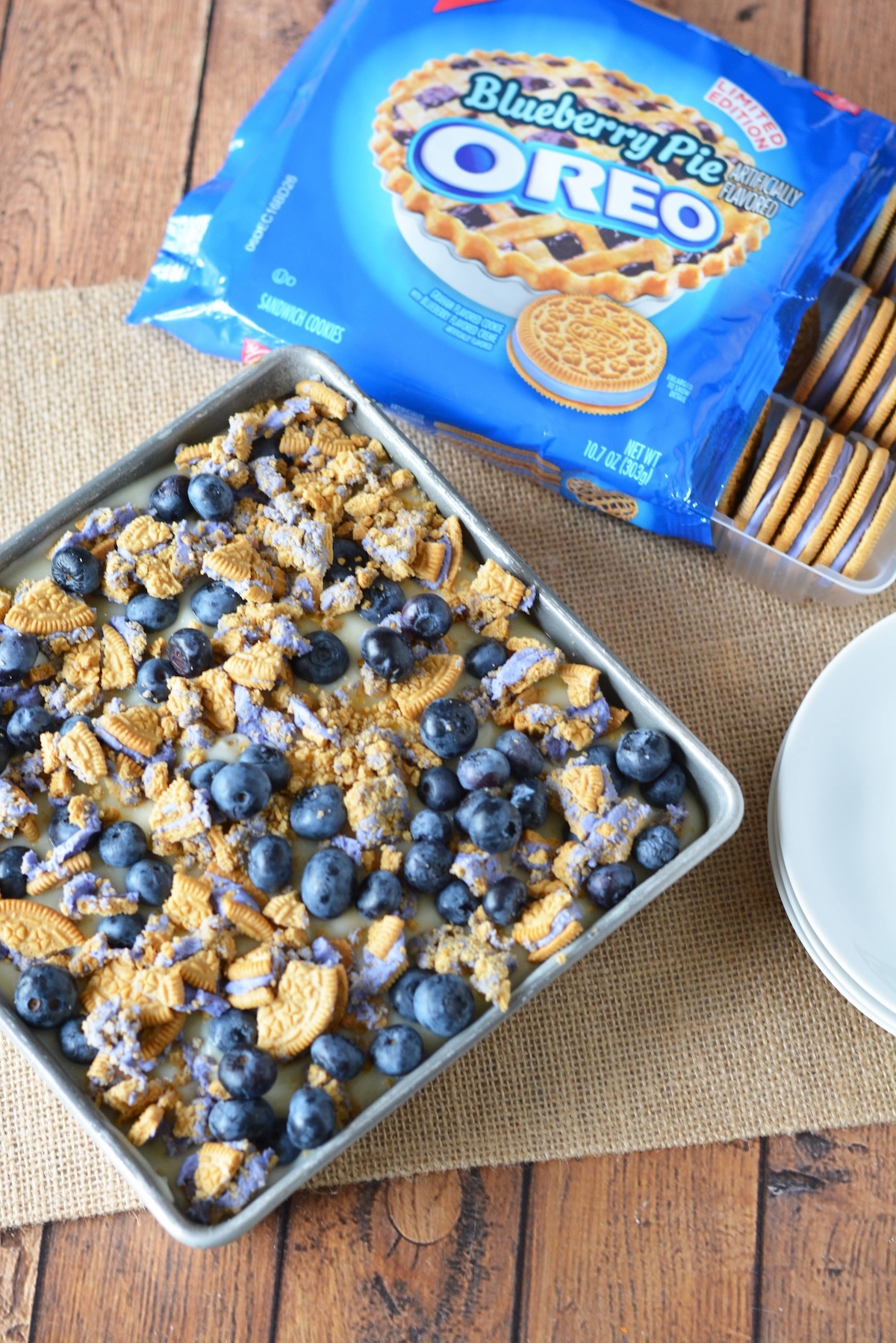 EASY Delicious Oreo & Pudding Poke Cake