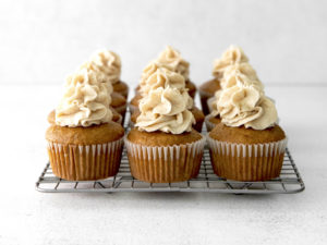 Gingerbread-Cupcakes-with-Spiced-White-Chocolate-Buttercream