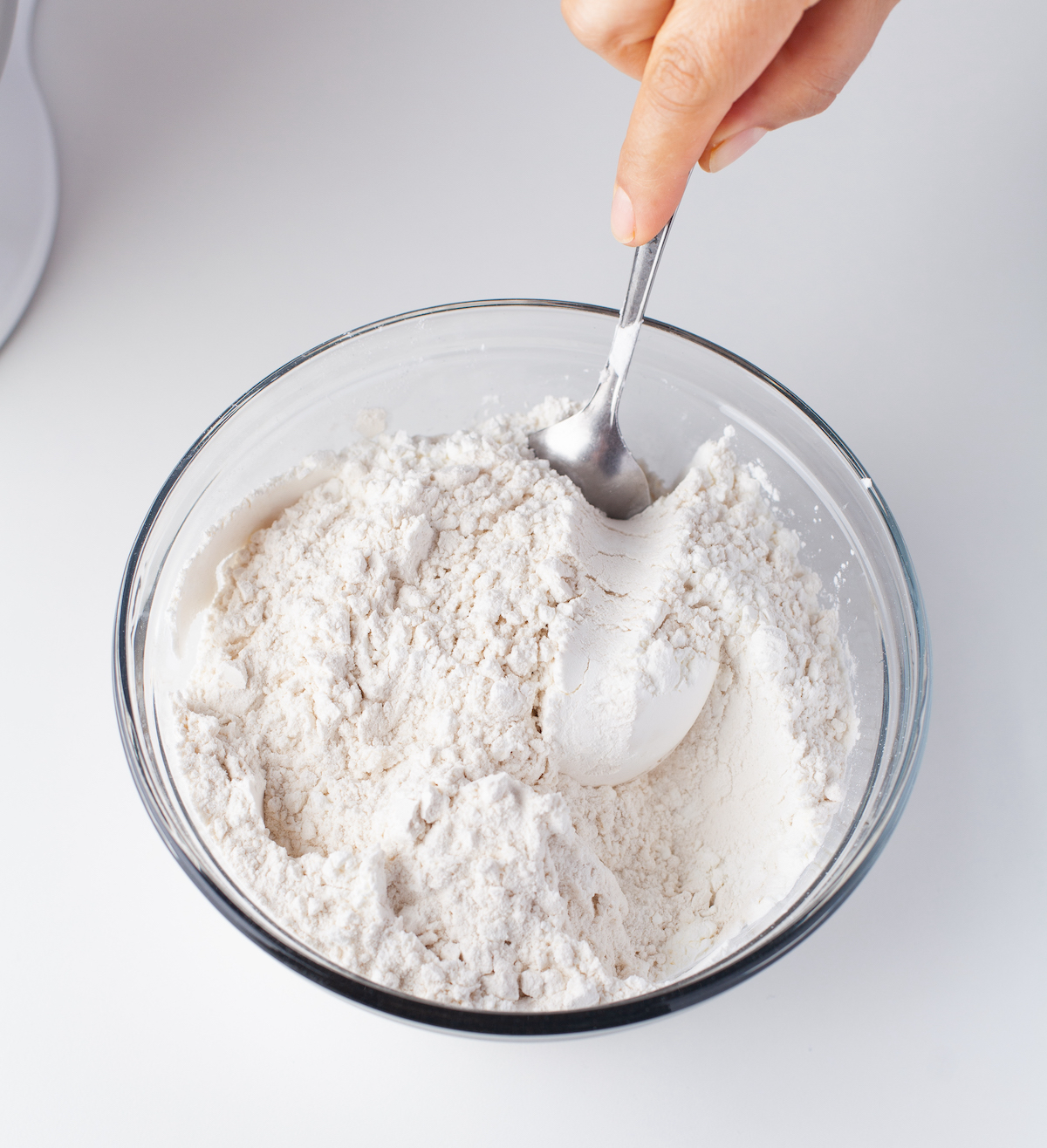 Whisking-the-flour-salt-and-cornstarch-together