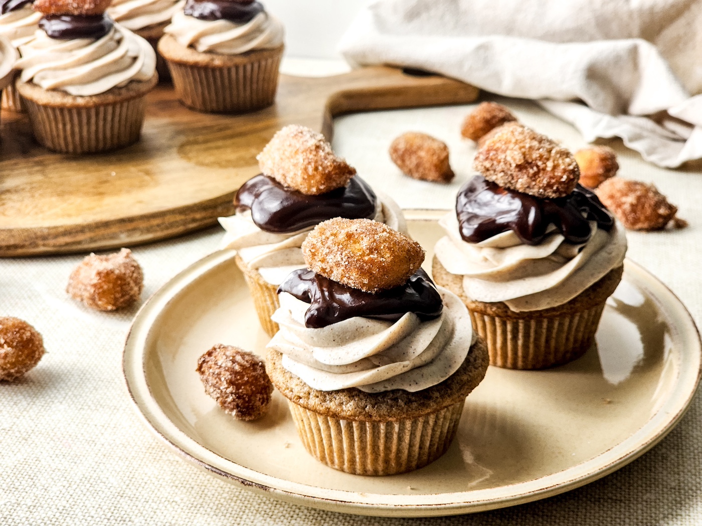 churro cupcakes with cinnamon sugar frosting