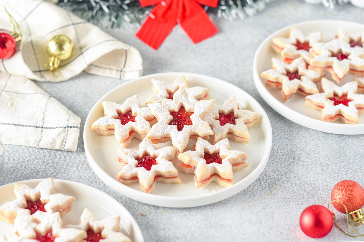 strawberry linzer cookies