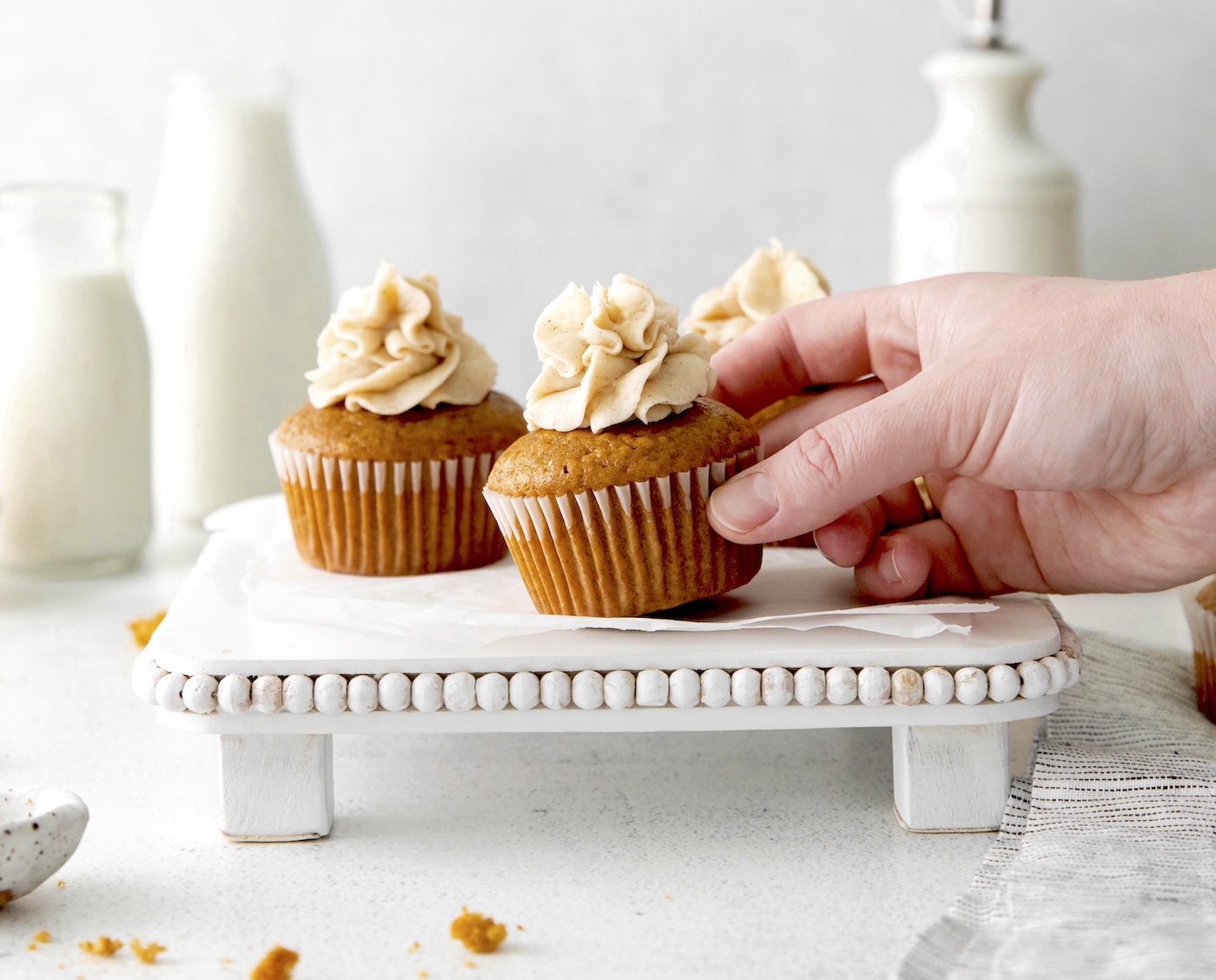 Gingerbread Cupcakes with Spiced White Chocolate Buttercream Frosting