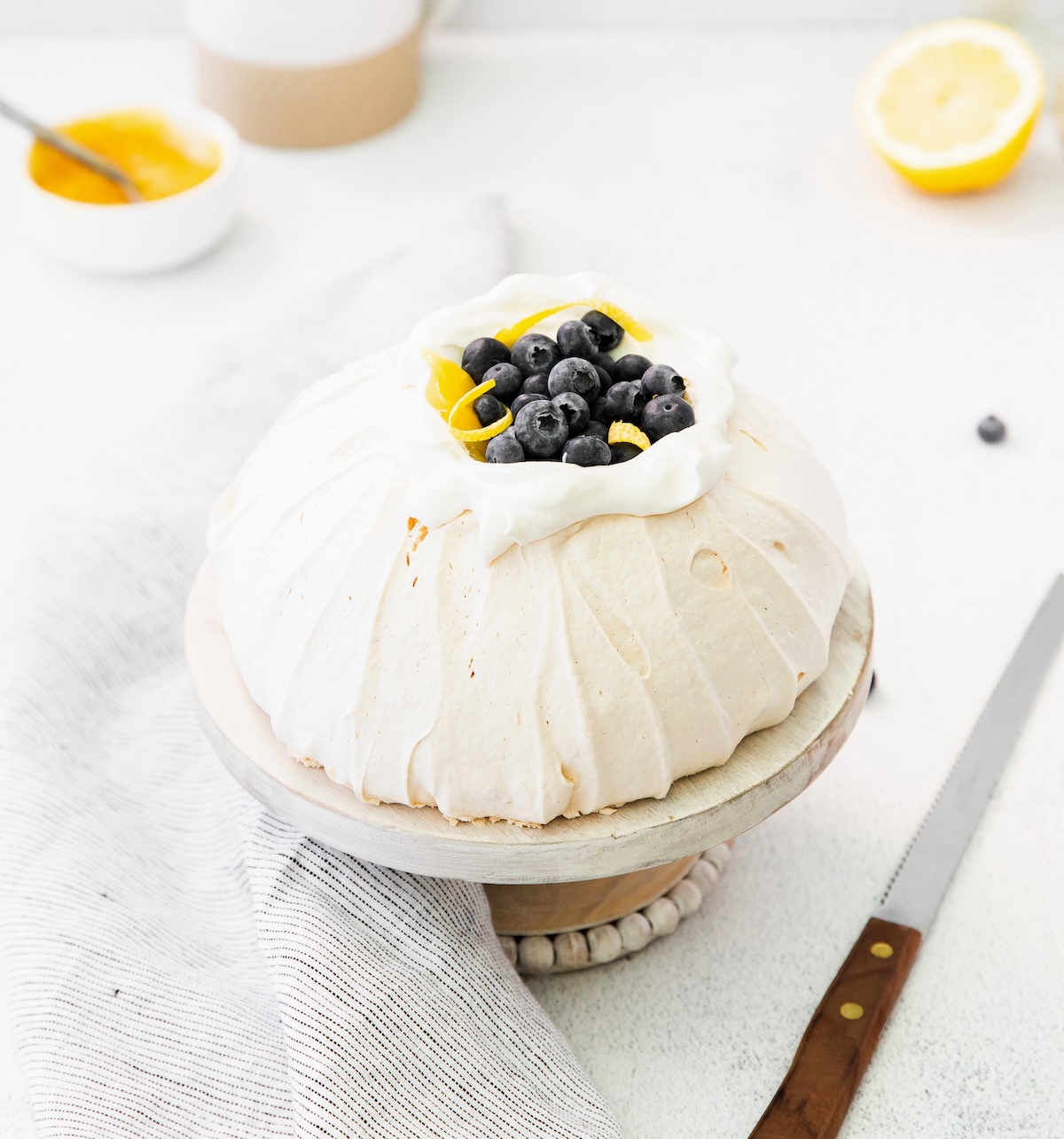 pavlova lemoncurd
