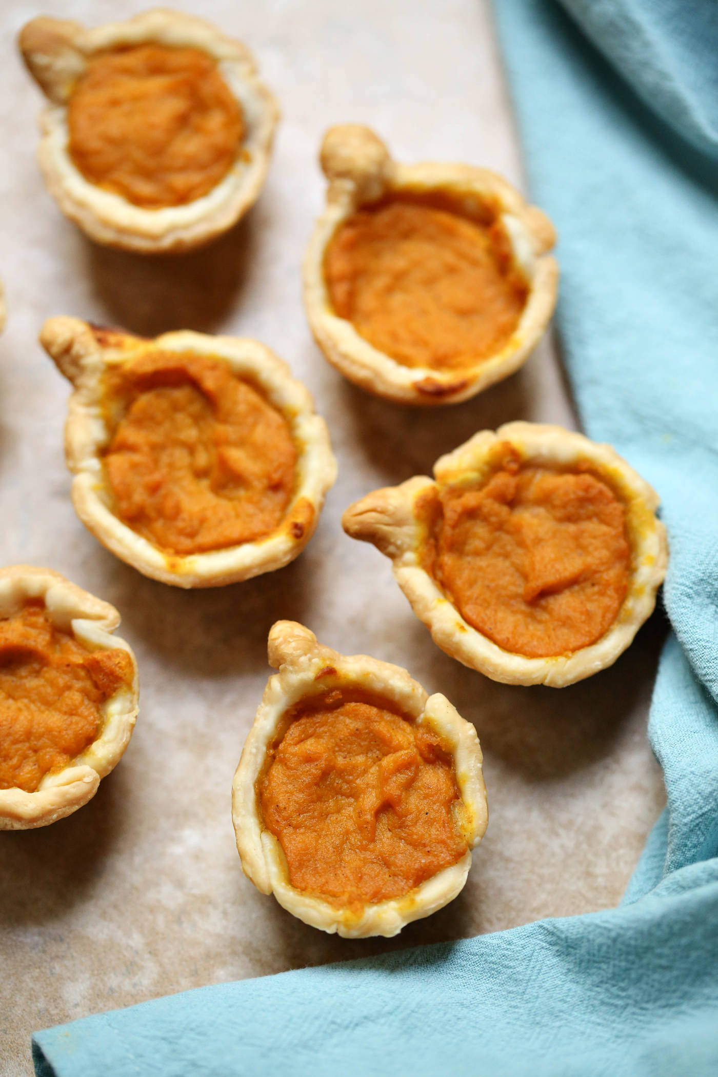 Mini pumpkin pie bites