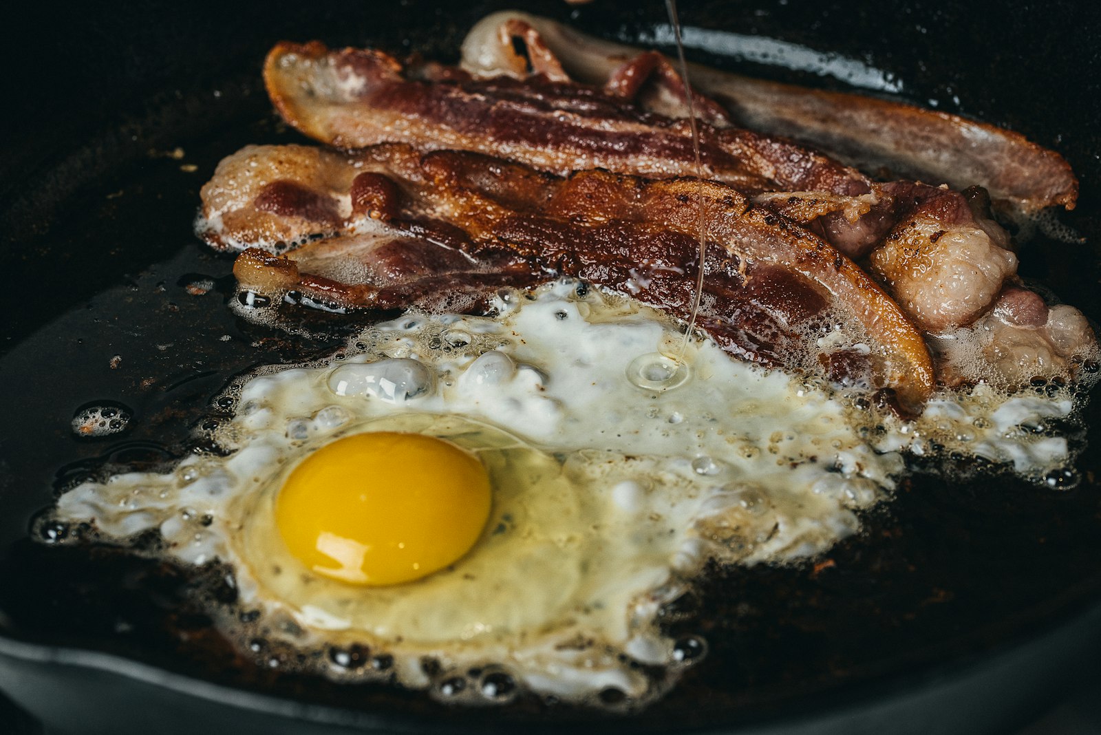 Crispy bacon and fried egg