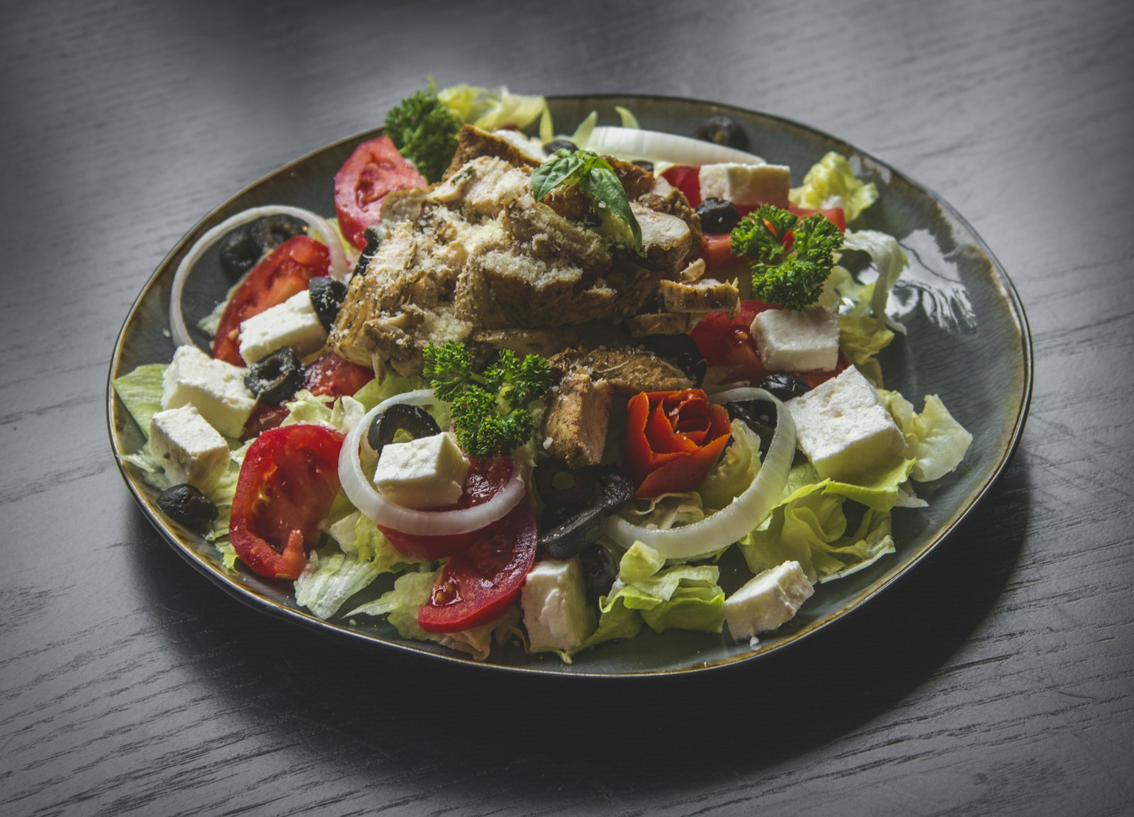 Chicken souvlaki salad plate
