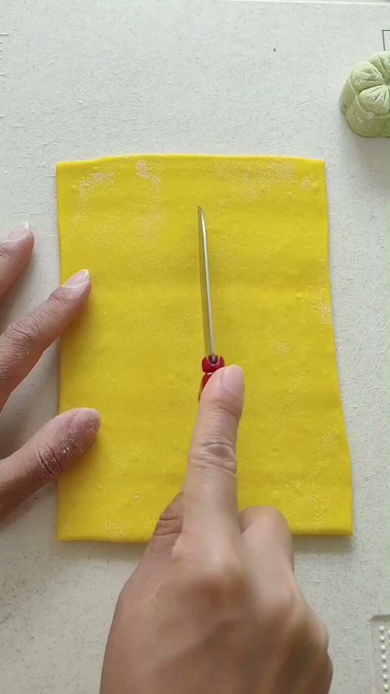Dough Art for Beginners: 5 Easy Shapes You Can Make With Your Hands