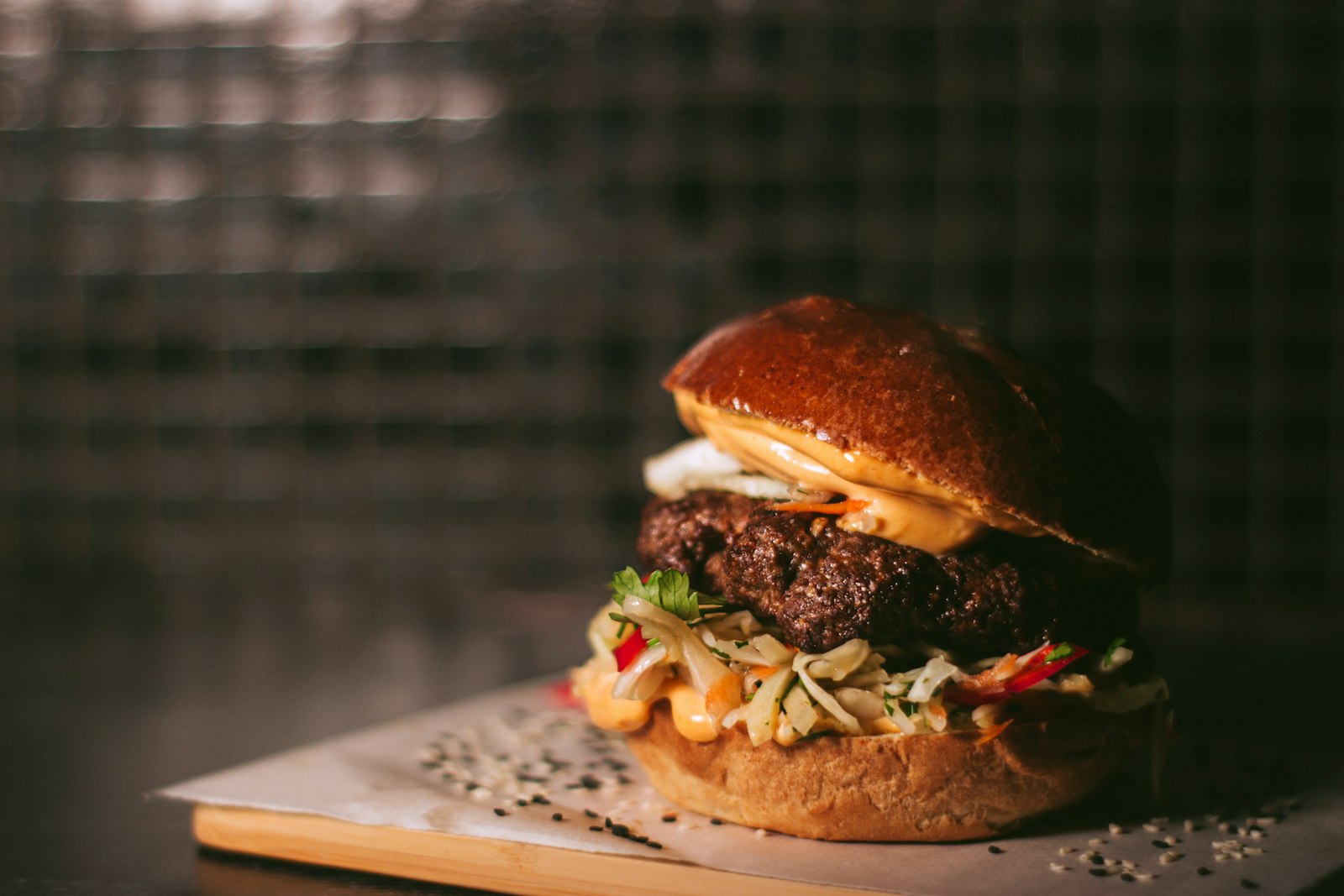 Lamb dinners: juicy lamb burger with toppings