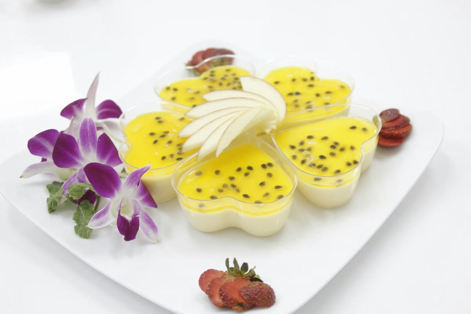 Passion fruit jelly decorated with flowers