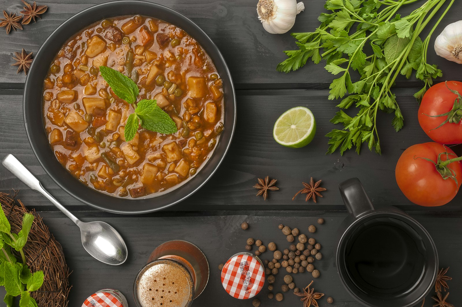 Chili recipes for spice lovers: smoky chipotle chili in a dark bowl