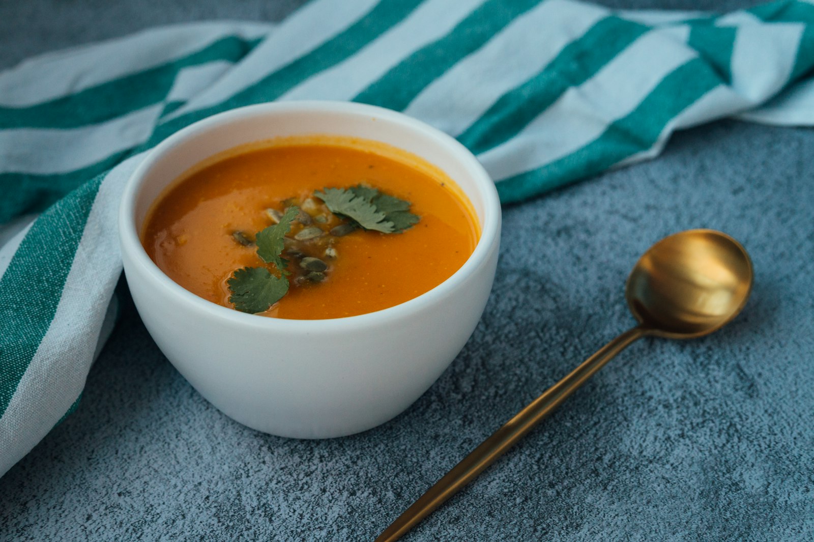 Anti-inflammatory foods: tomato soup in a white bowl