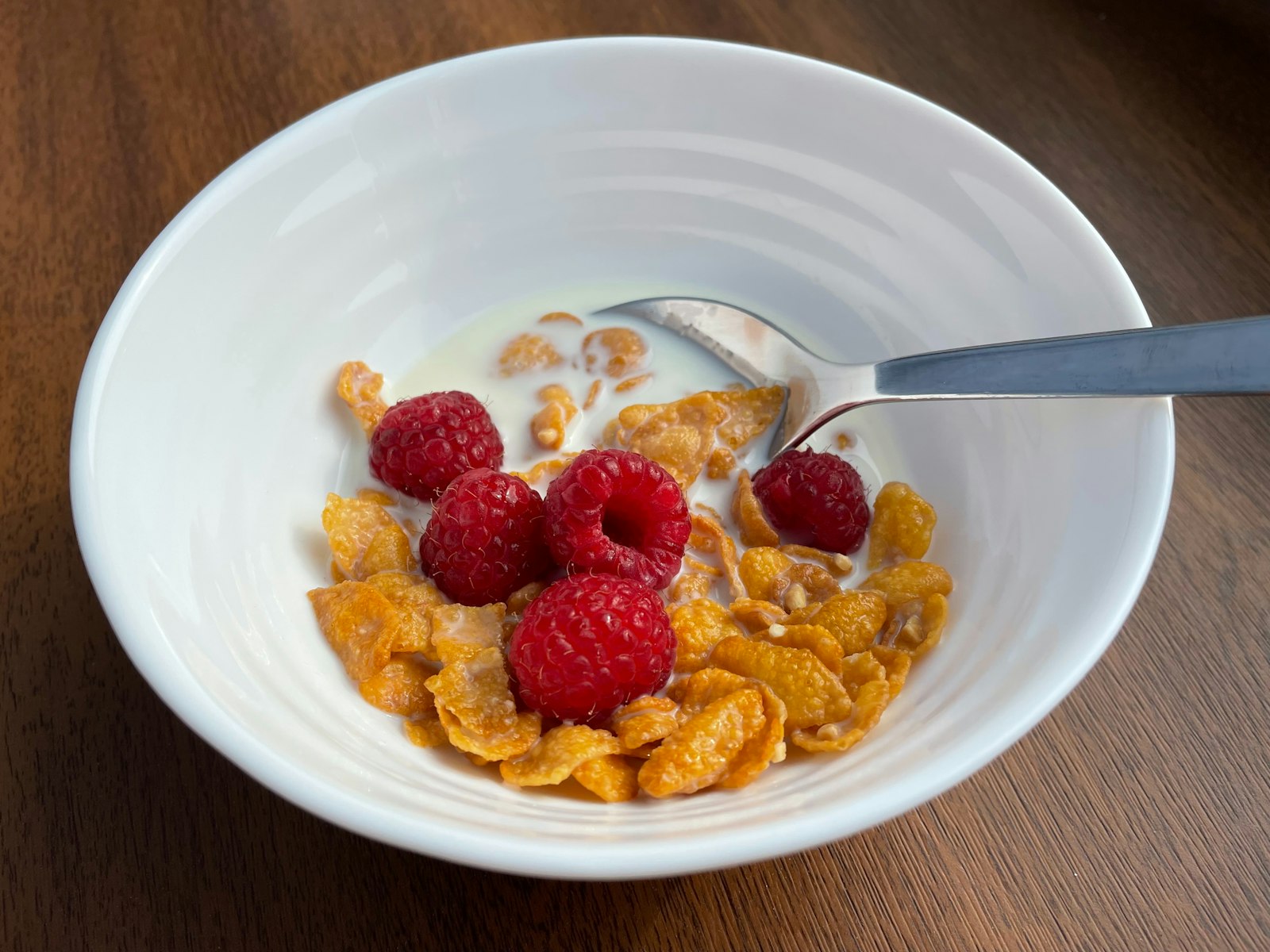 Fortified cereal with milk and berries, easy vitamin D foods