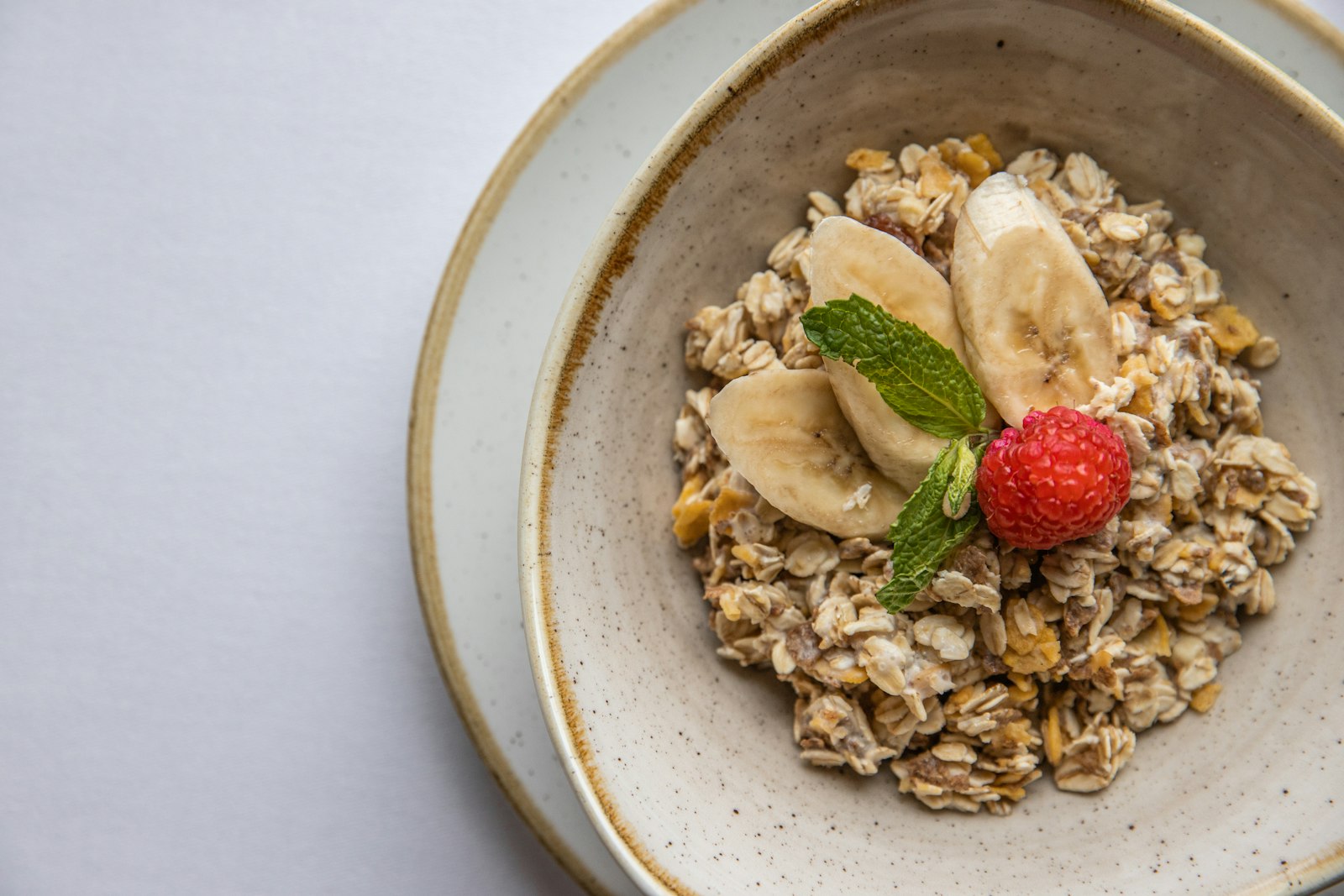 Banana oatmeal with strawberry and nuts