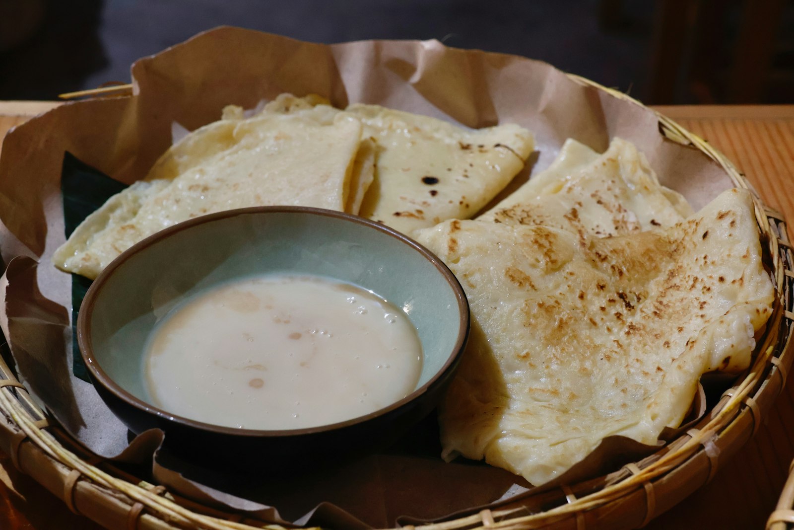 Lemon tahini sauce with flatbread