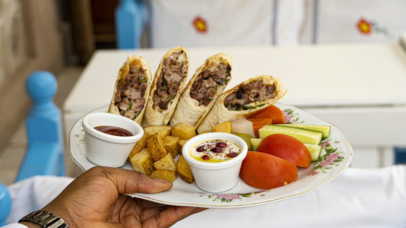 Falafel wraps with dips