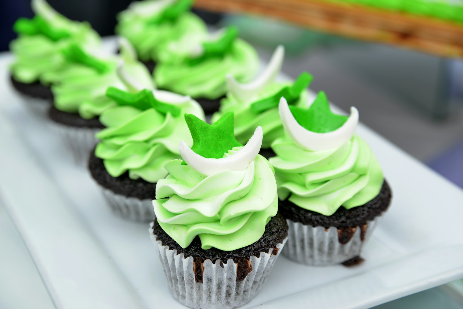 Cupcakes with green mint frosting