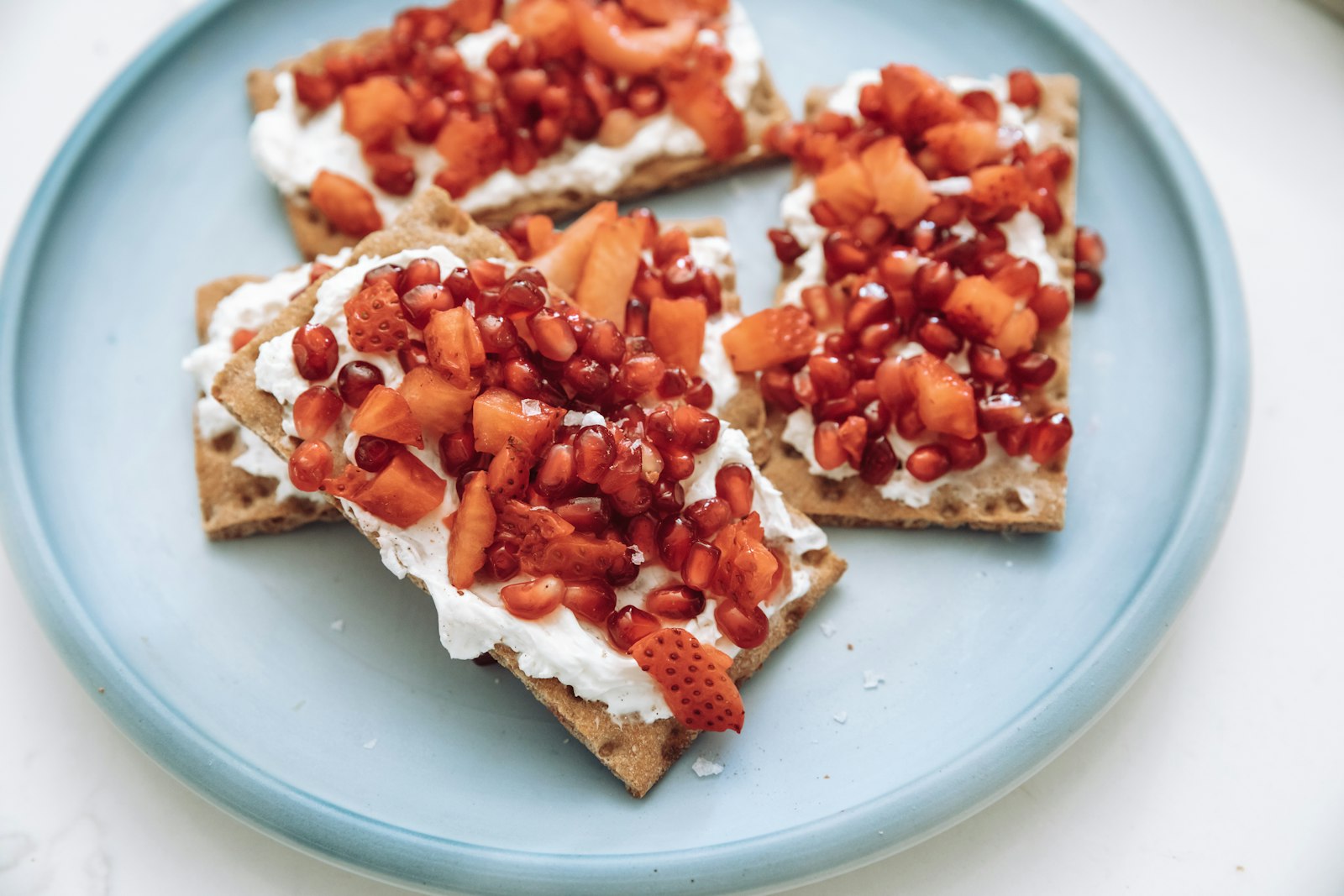 Frozen Greek yogurt bark with strawberries