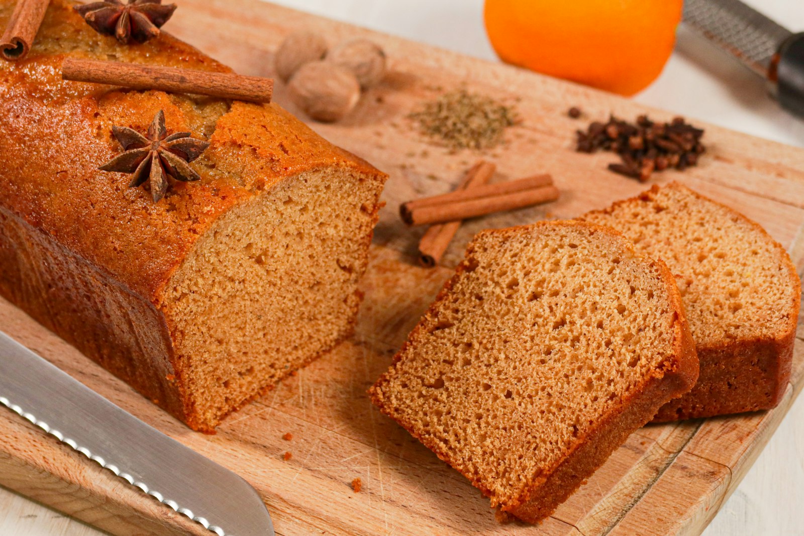Spiced pound cake slices with star anise and cinnamon