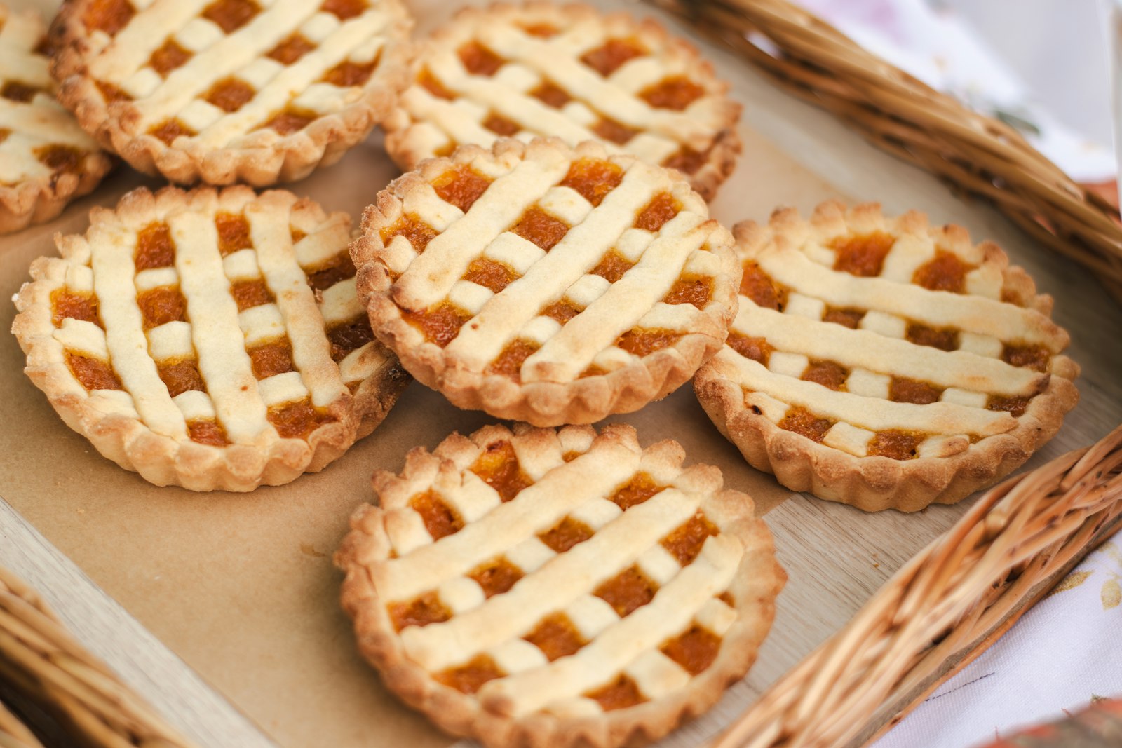 Mini lattice apple pies