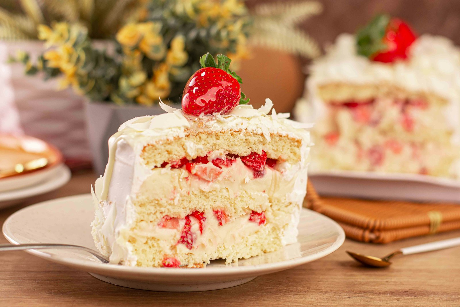 Strawberry and cream slice