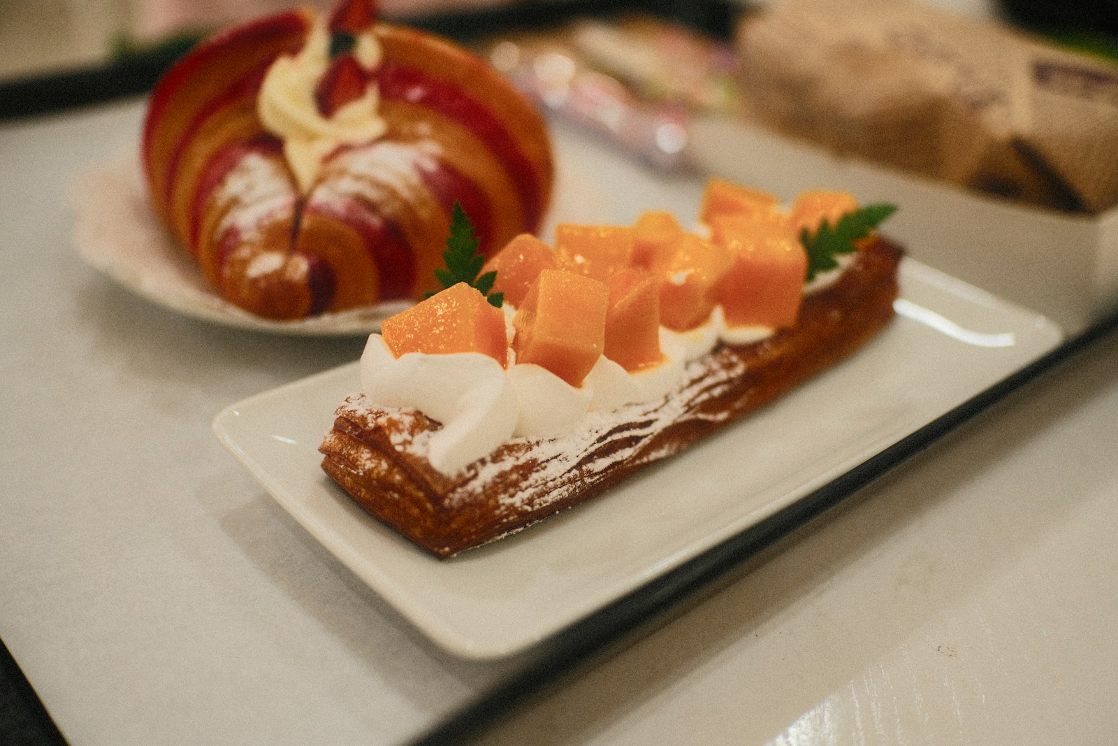 Mango cream pastry strip
