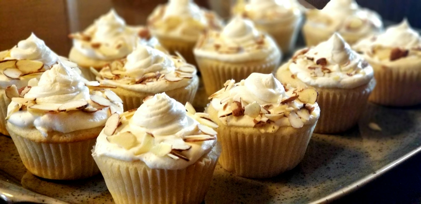 Cupcakes with swirls of maple frosting