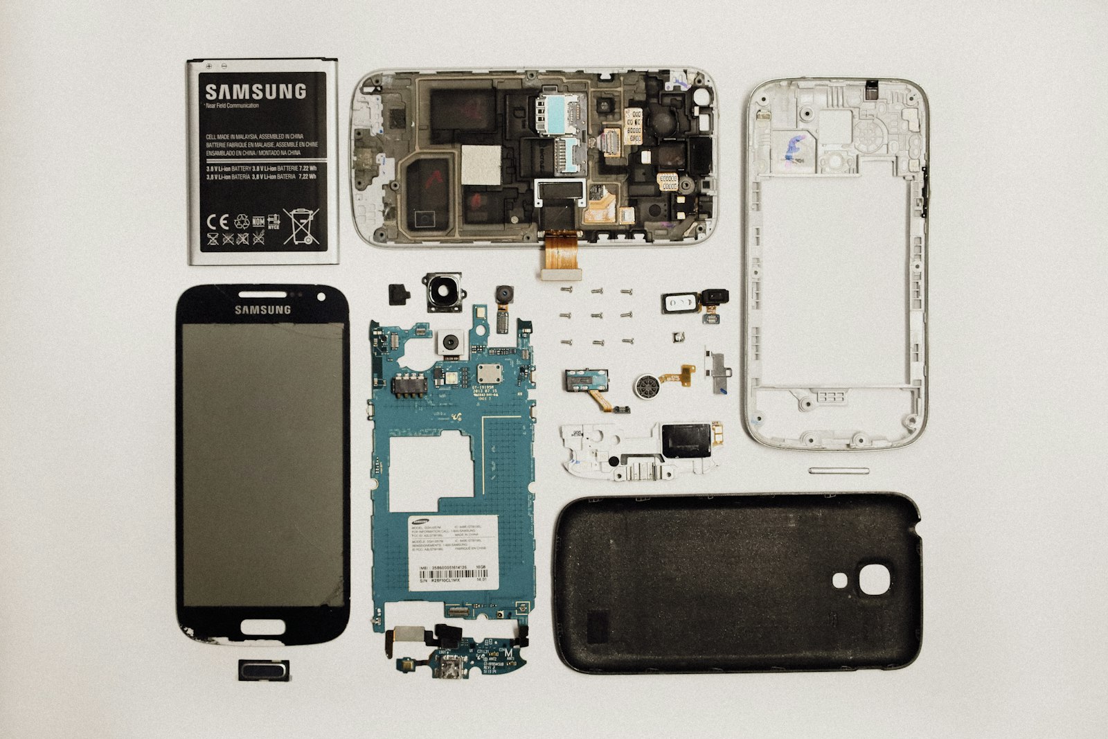 SIM Cards to Gold: How a Refiner Got 191 Grams From E-Waste - Out of ...