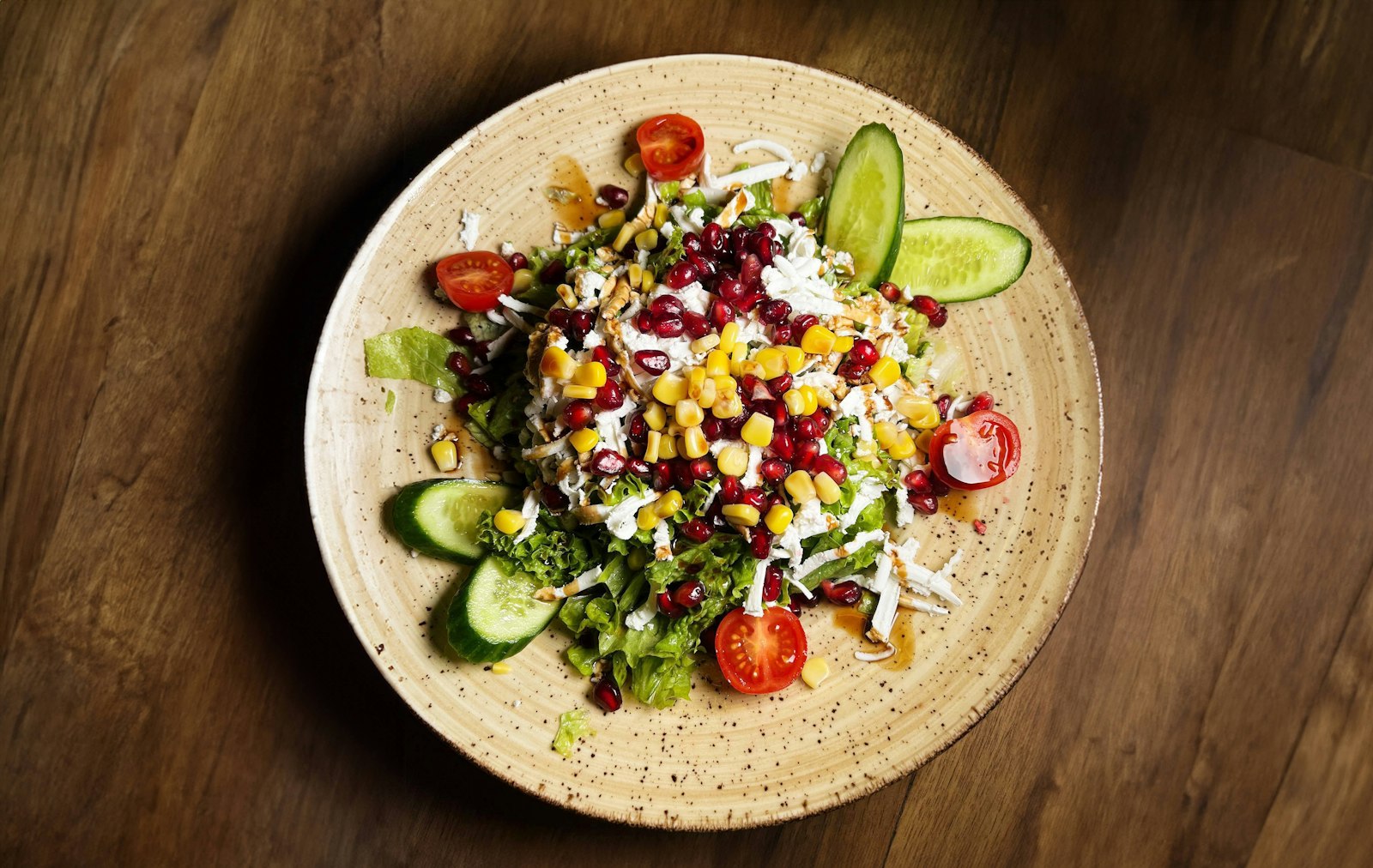Taco salad with corn and beans
