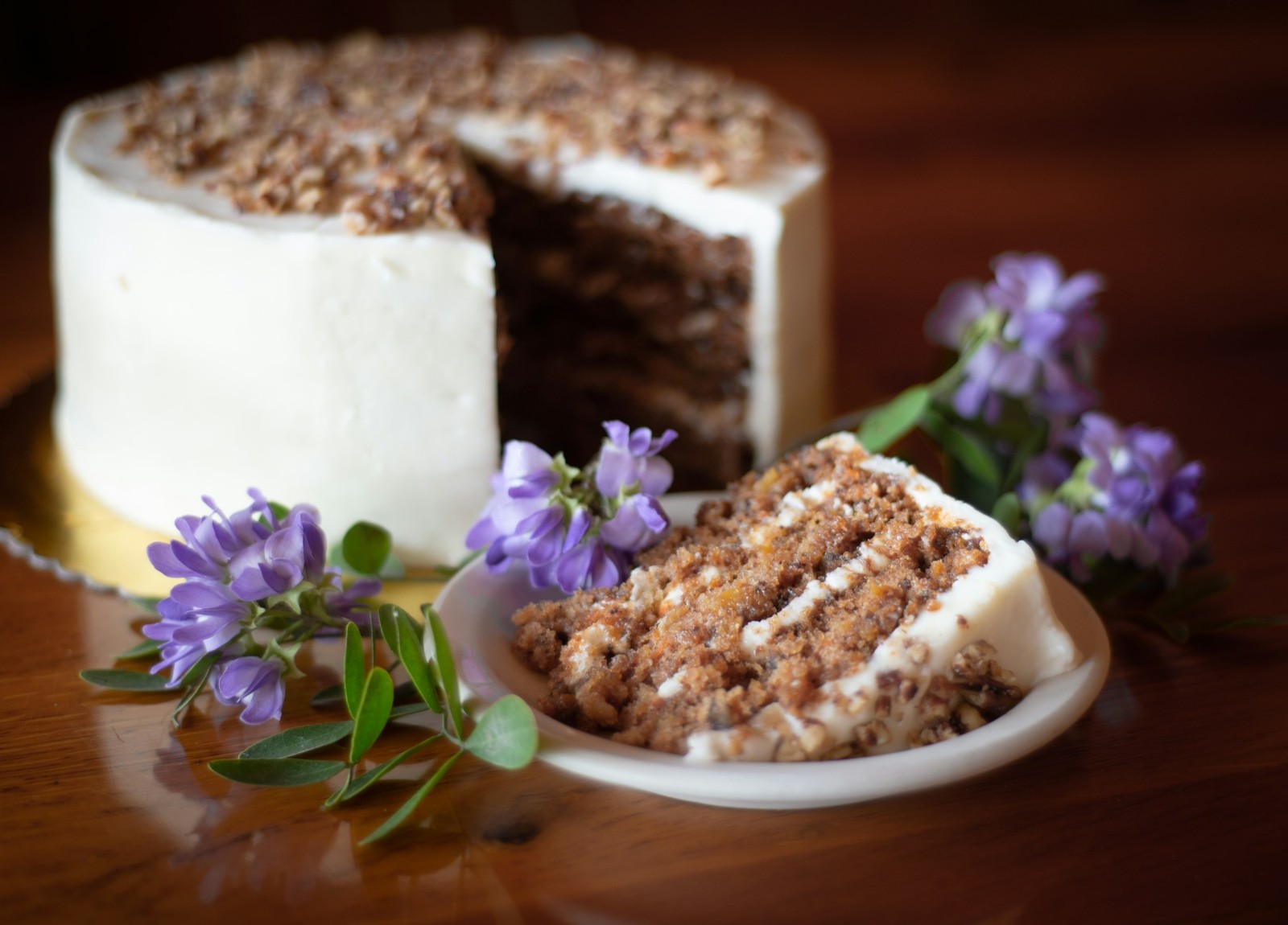 Hummingbird cake with cream cheese frosting