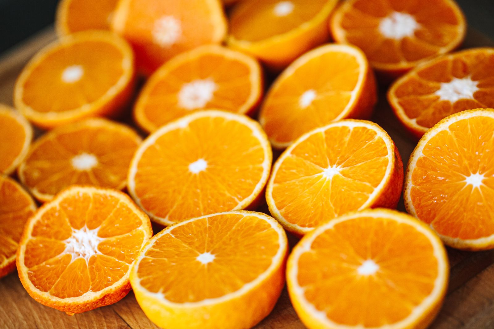 Team snacks for kids: fresh orange slices piled up for halftime