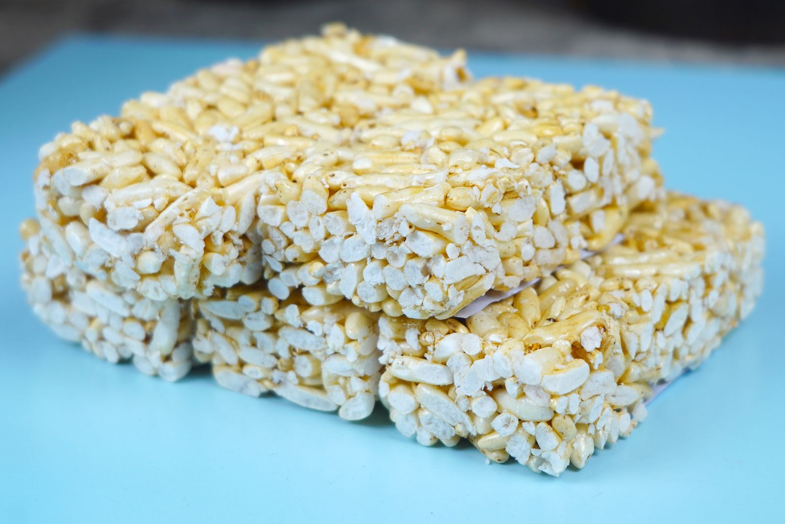 Team snacks for kids: crispy rice bars cut into squares