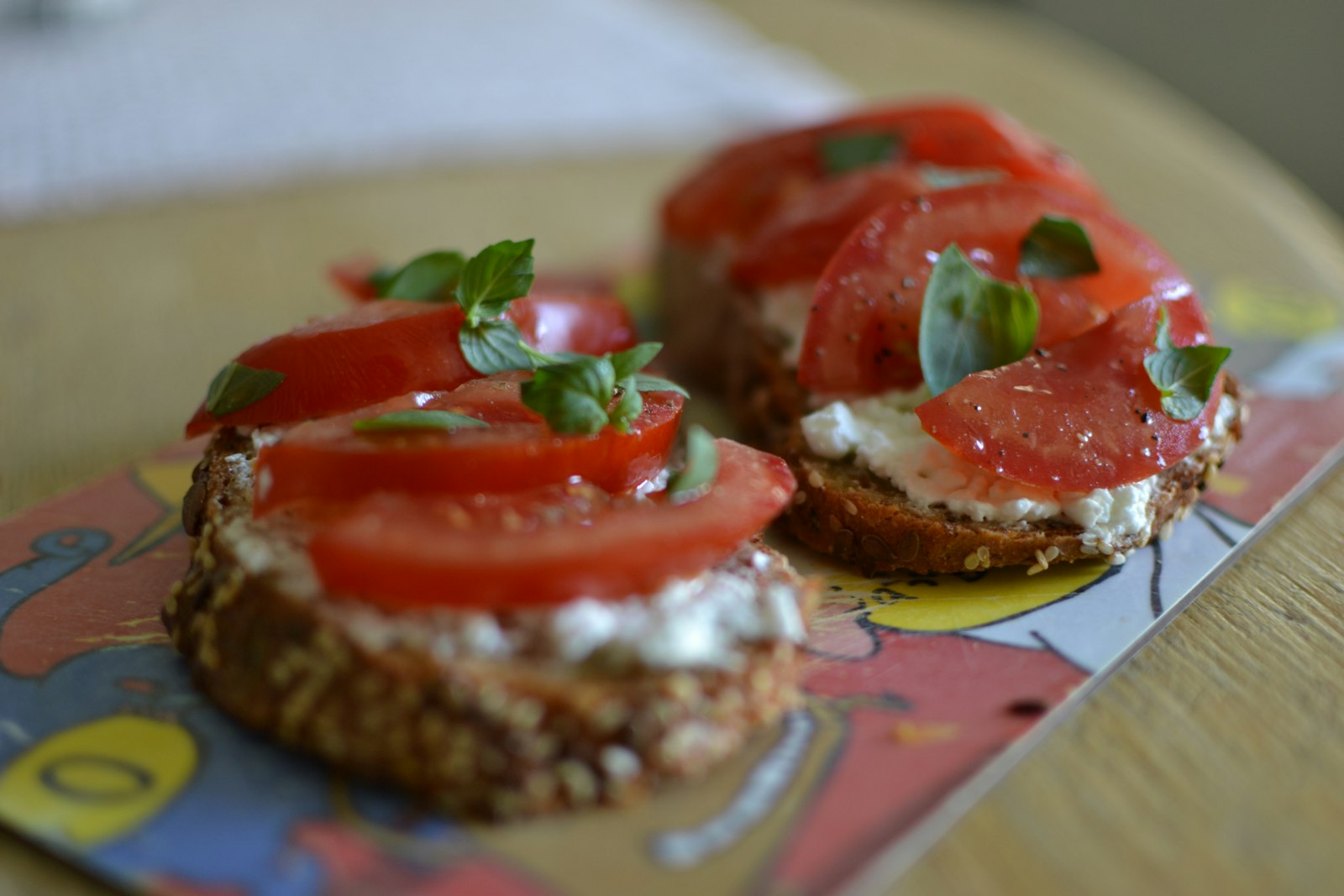Tomato sandwich with thick tomato slices and black pepper, old fashioned sandwiches