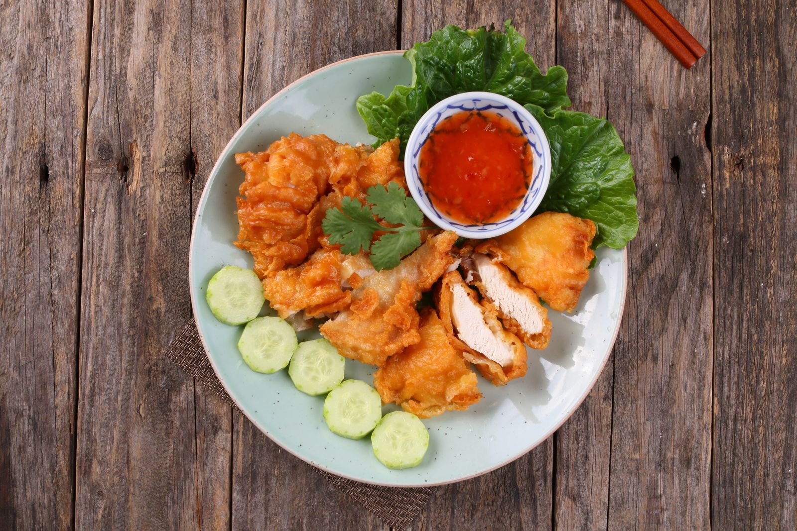 Crispy chicken with sweet chili dipping sauce
