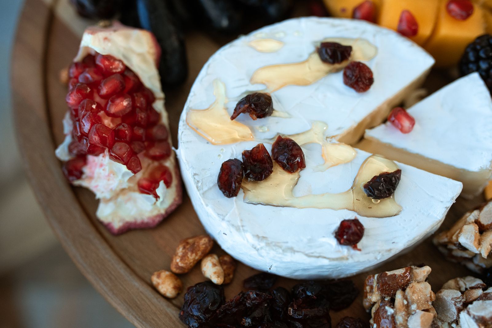 Brie cheese with fruit for cranberry brie cracker bites