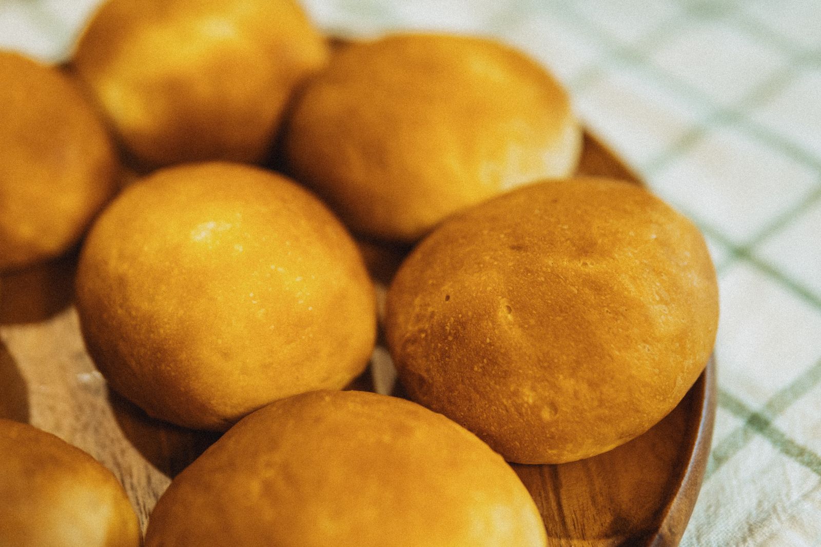 Hawaiian roll hacks: golden rolls brushed with honey butter