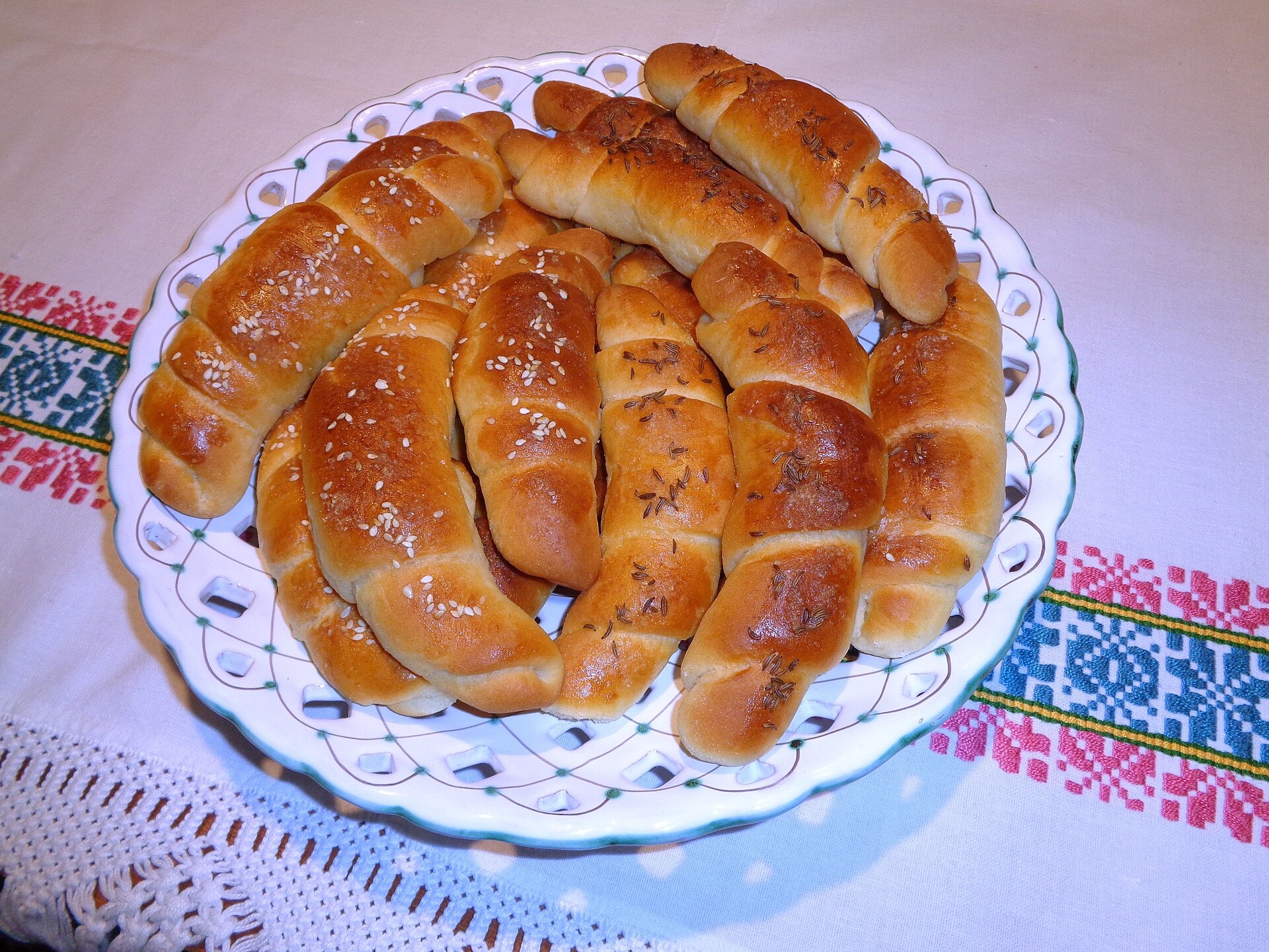 Soft homemade crescent dinner rolls