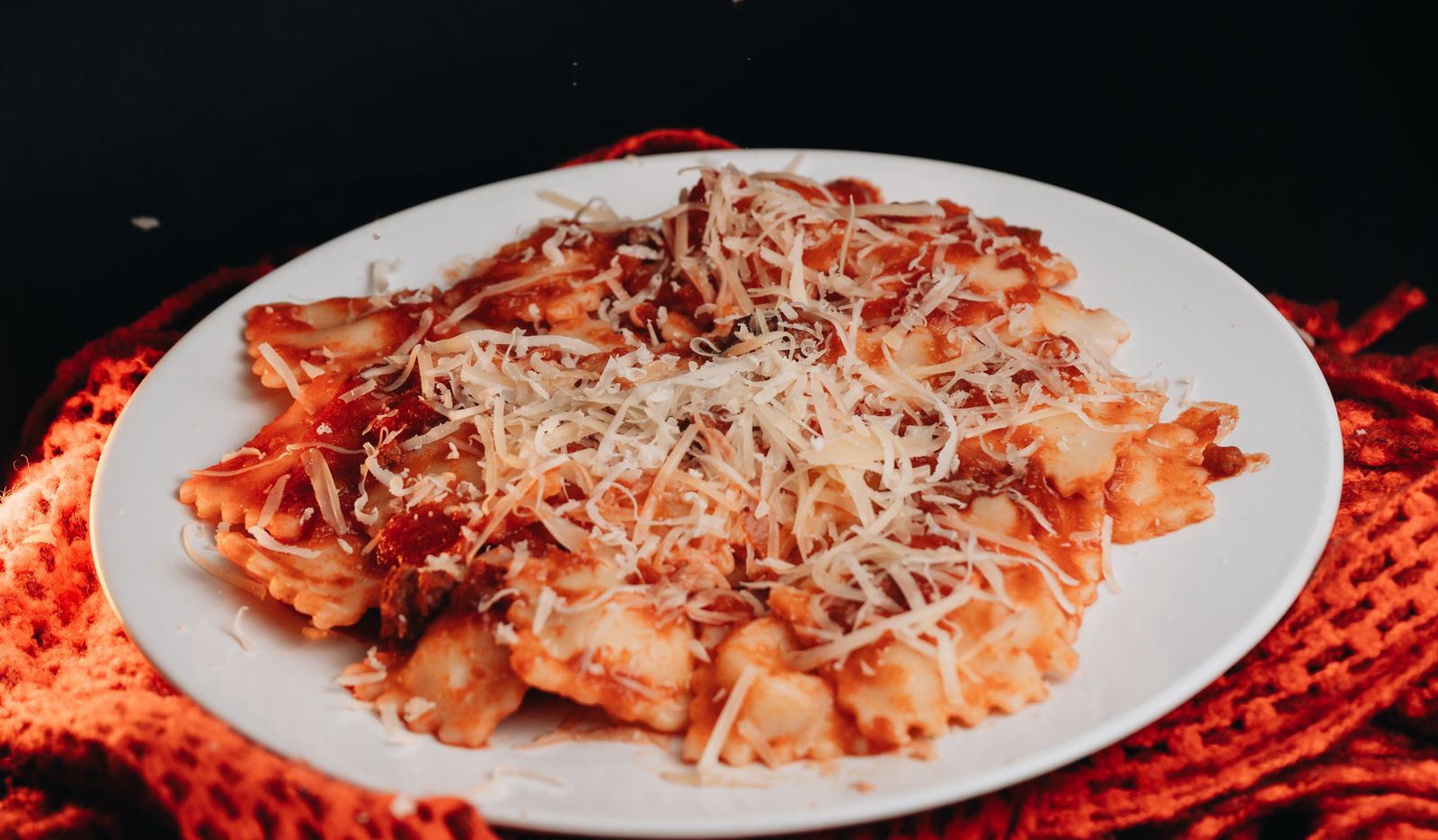 Three-ingredient dump dinners: baked ravioli with tomato sauce and cheese
