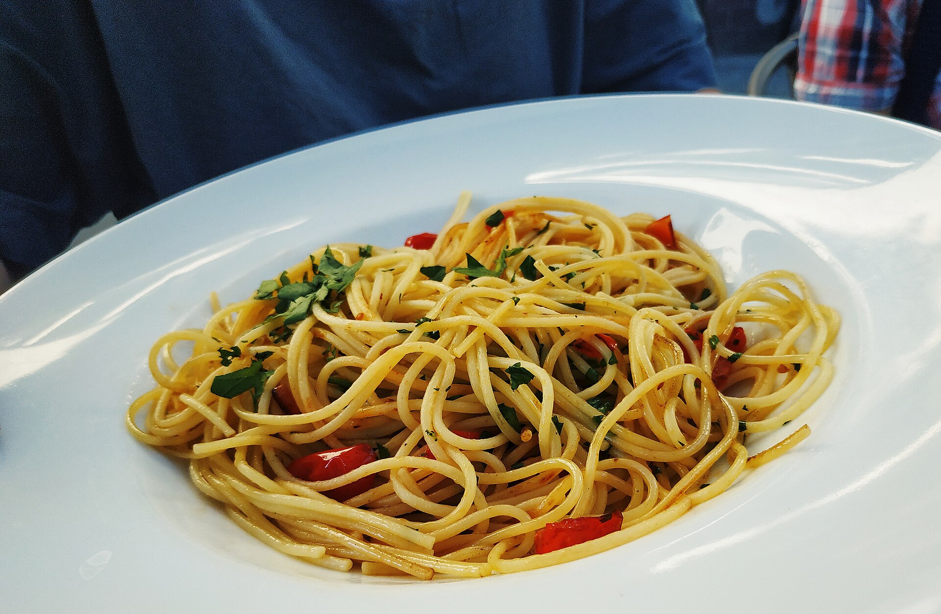 Stanley Tucci recipes: spaghetti aglio e olio with garlic and chili