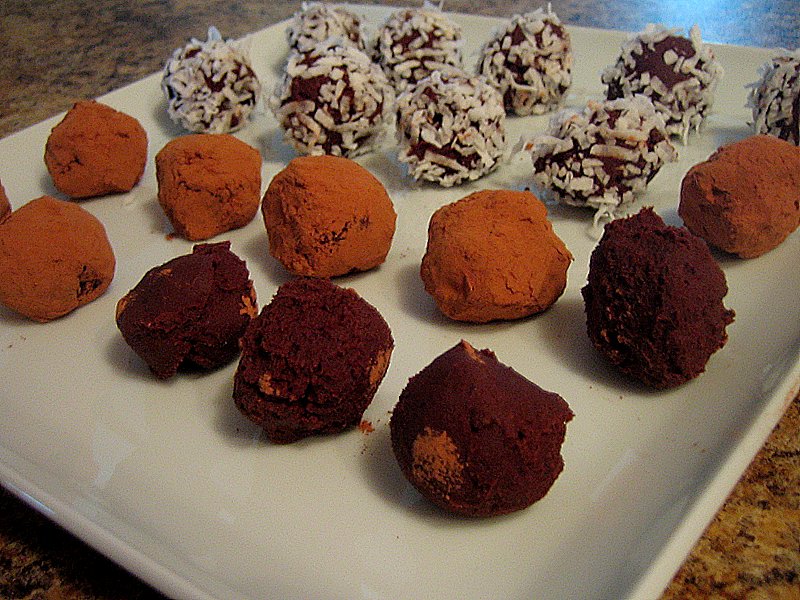 Two-ingredient recipes: chocolate truffles rolled in cocoa