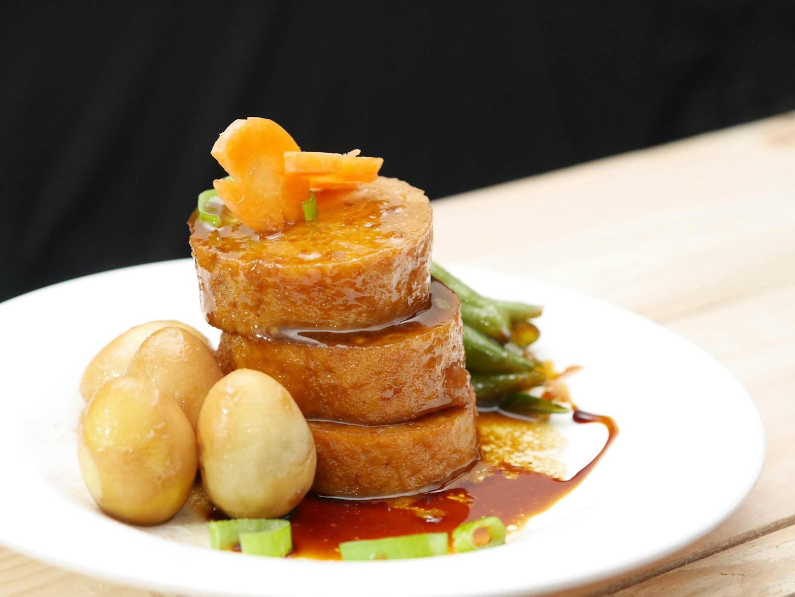 Mini meatloaf recipes stacked with baby potatoes