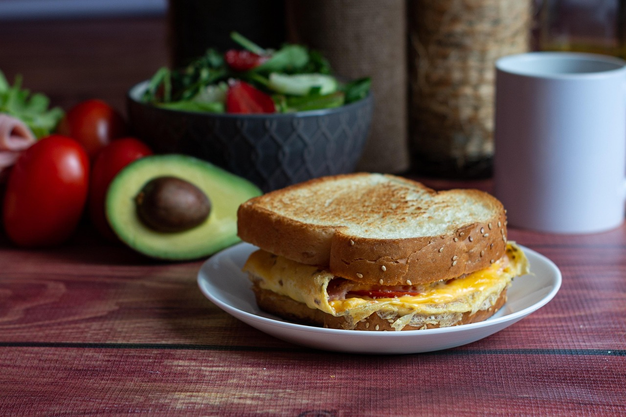 Egg sandwich on toast with tomato