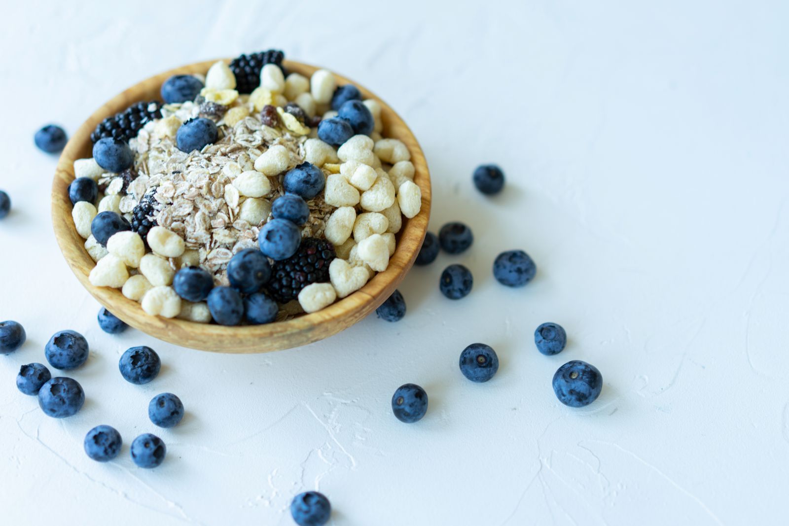 Oats with blueberries, one of the celebrity breakfasts