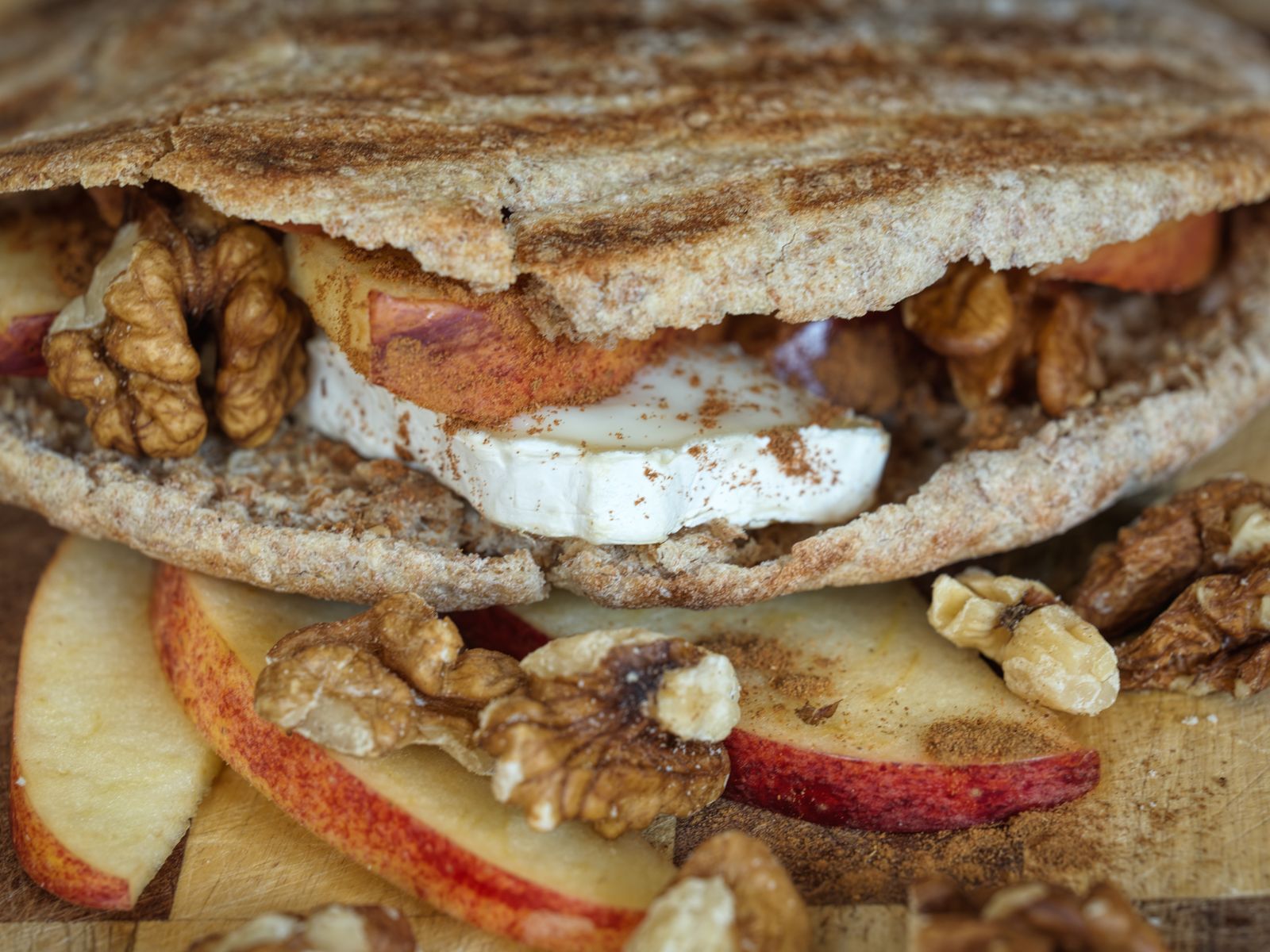 Sandwich with apple slices and brie