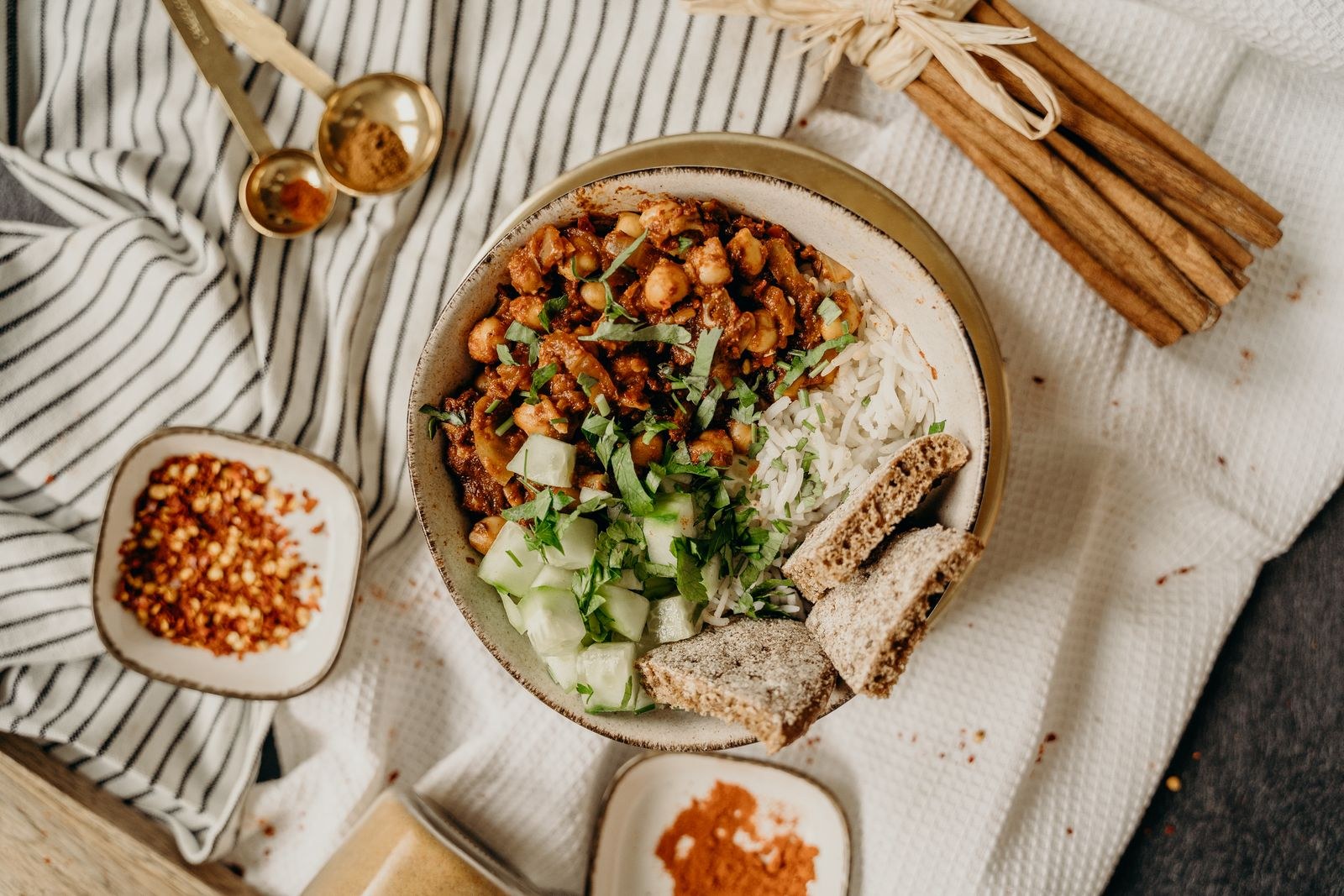 A cozy bowl of bean chili