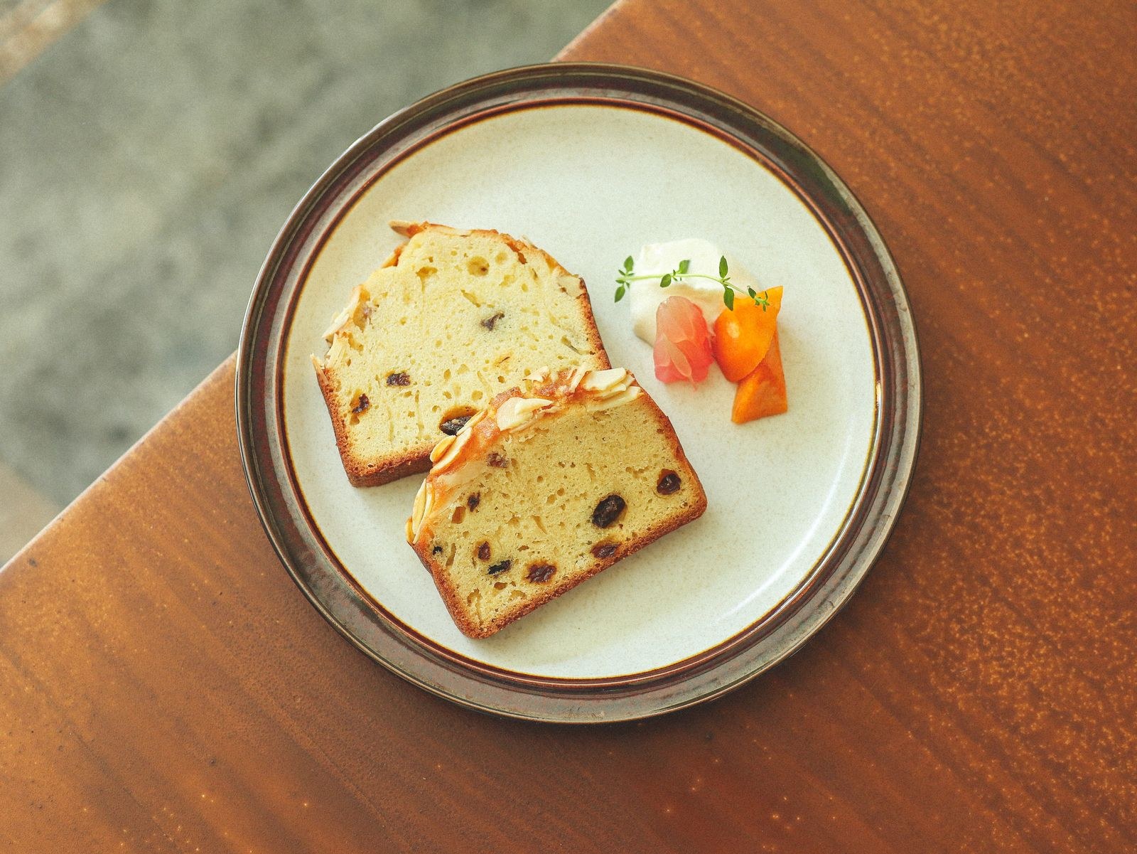 Slices of cinnamon raisin bread on a plate