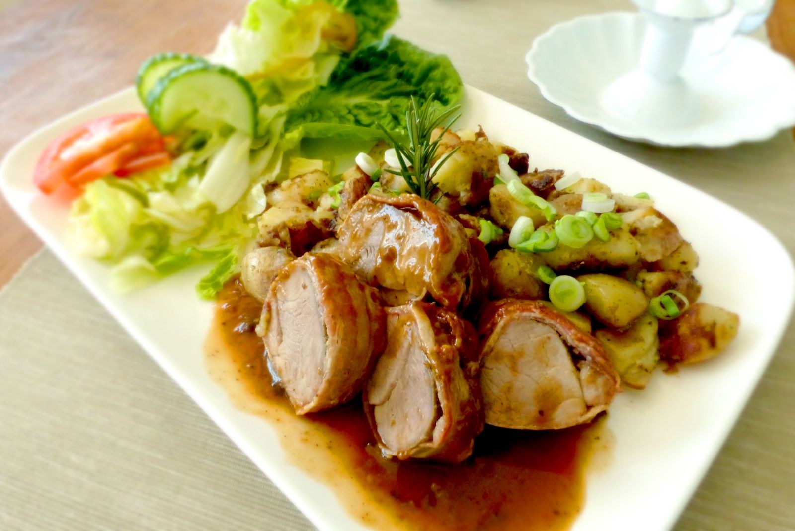 Apple cider dinners: sliced roast with pan sauce and vegetables