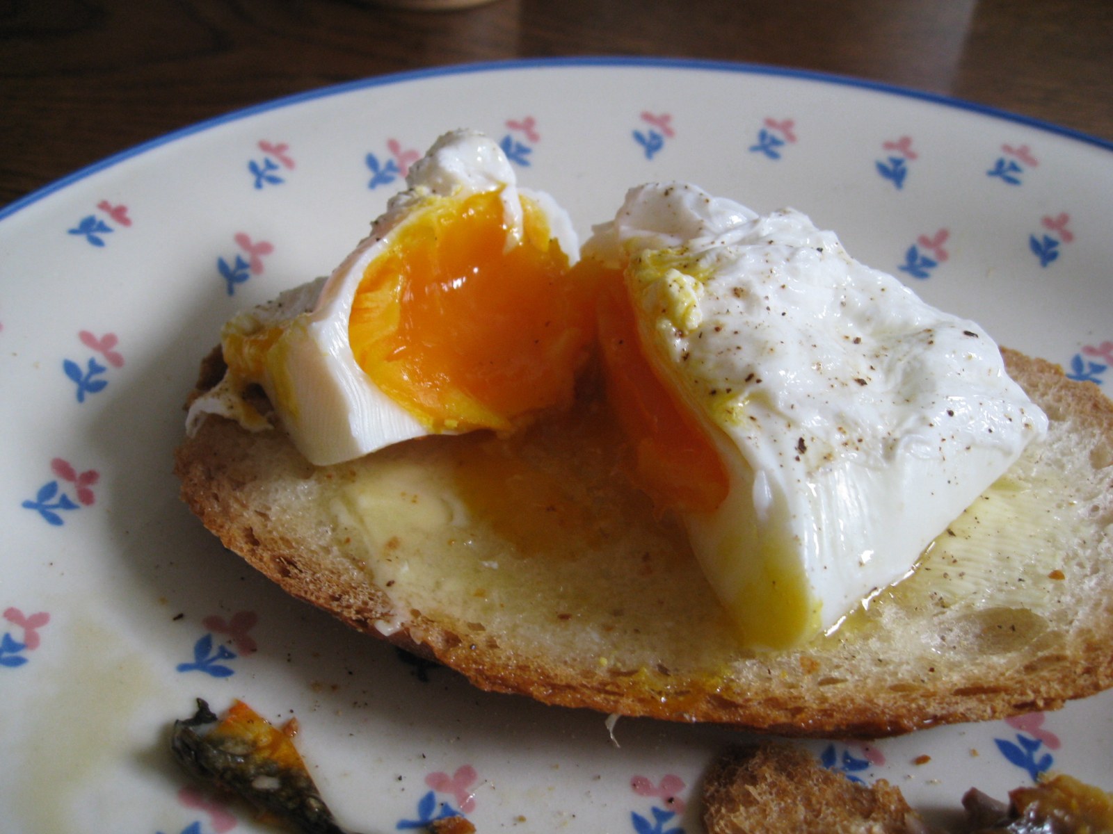 Poached egg with a runny yolk on toast