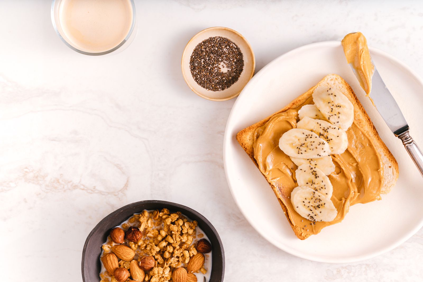Toast with peanut butter and sliced banana