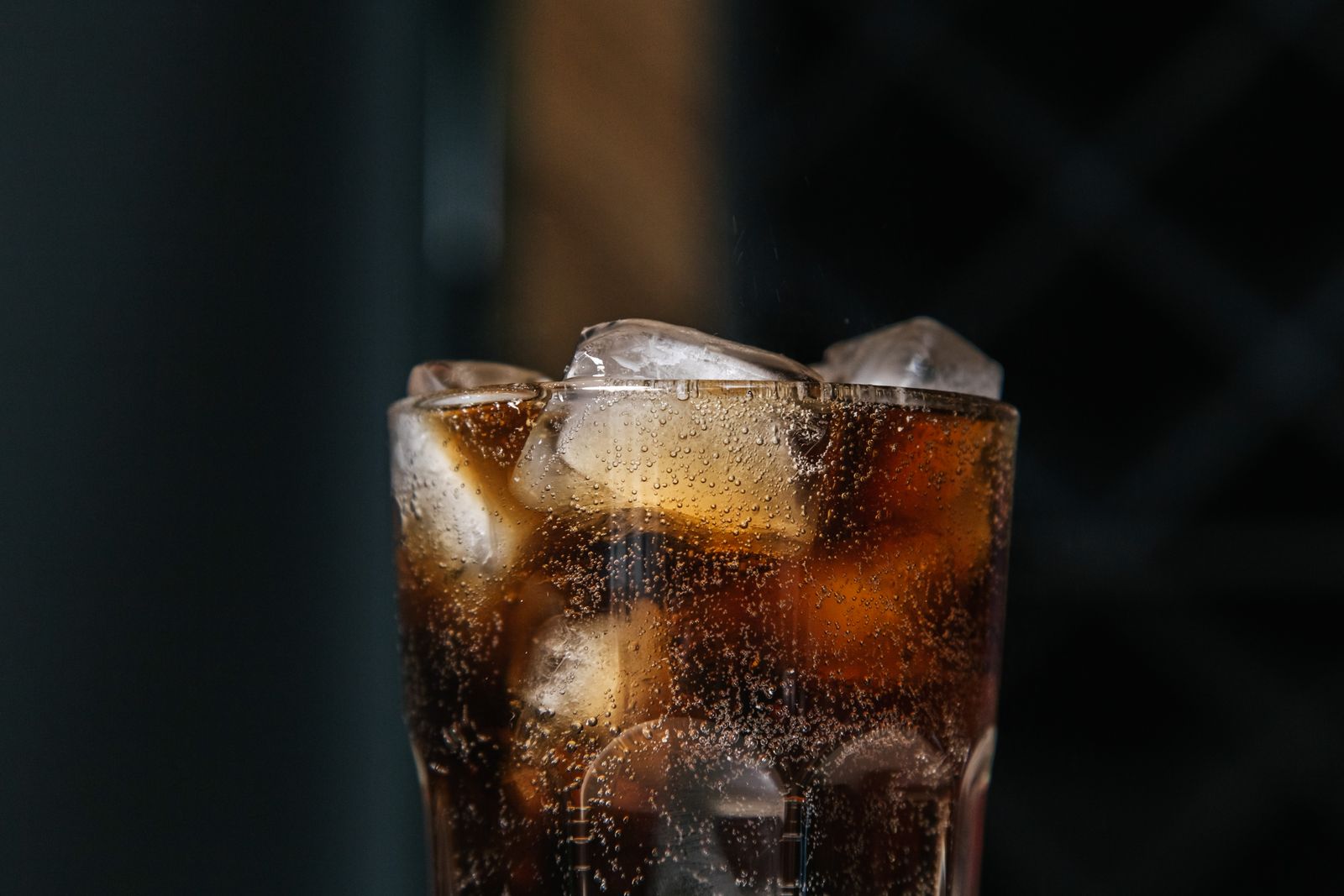 A glass of fizzy diet drinks over ice